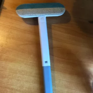 Obdržel jsem kartáč na odstranění psích chlupů z nábytku od zákaznice O****a